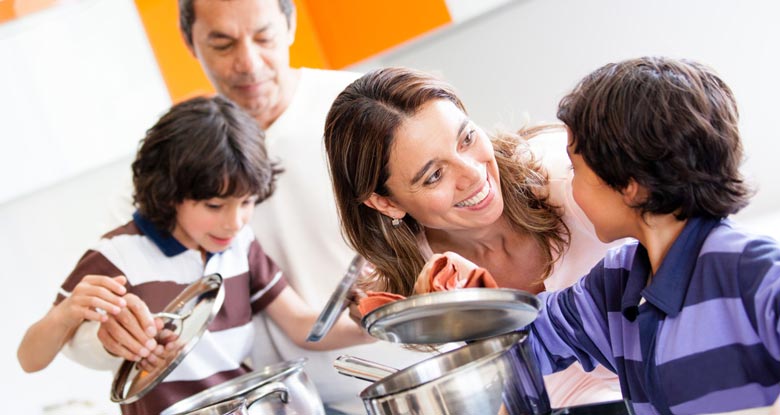 Transmettre les bons gestes alimentaires à ses enfants